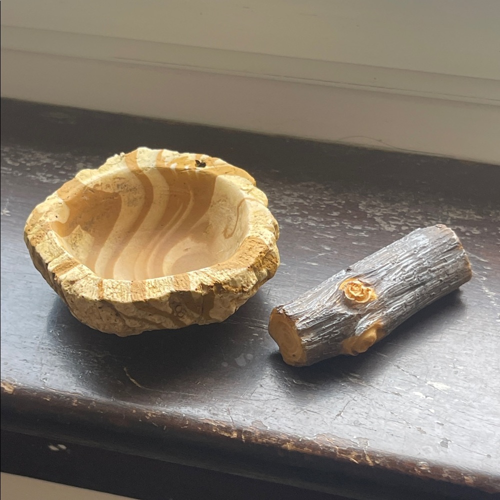 Reptile food or water dish Bowl and Log Accent